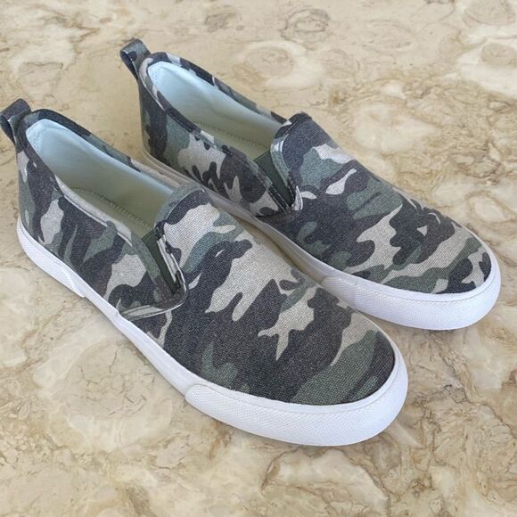 Tommy Bahama Camo Slip On Sneakers - Picture 1 of 14
